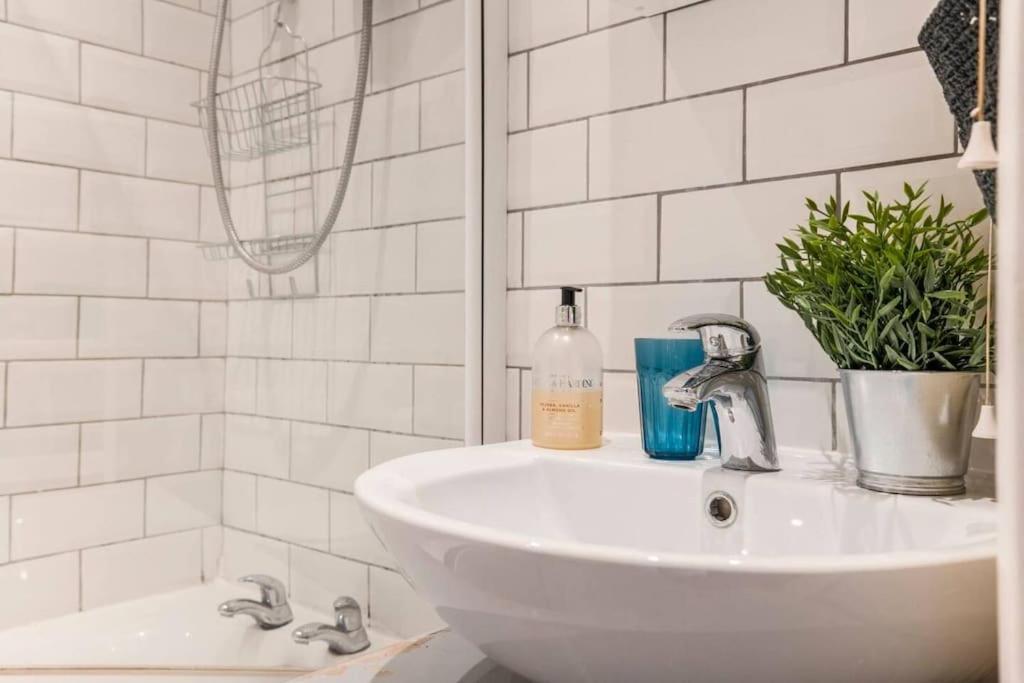 Quiet & Secluded St Albans House 빌라 외부 사진